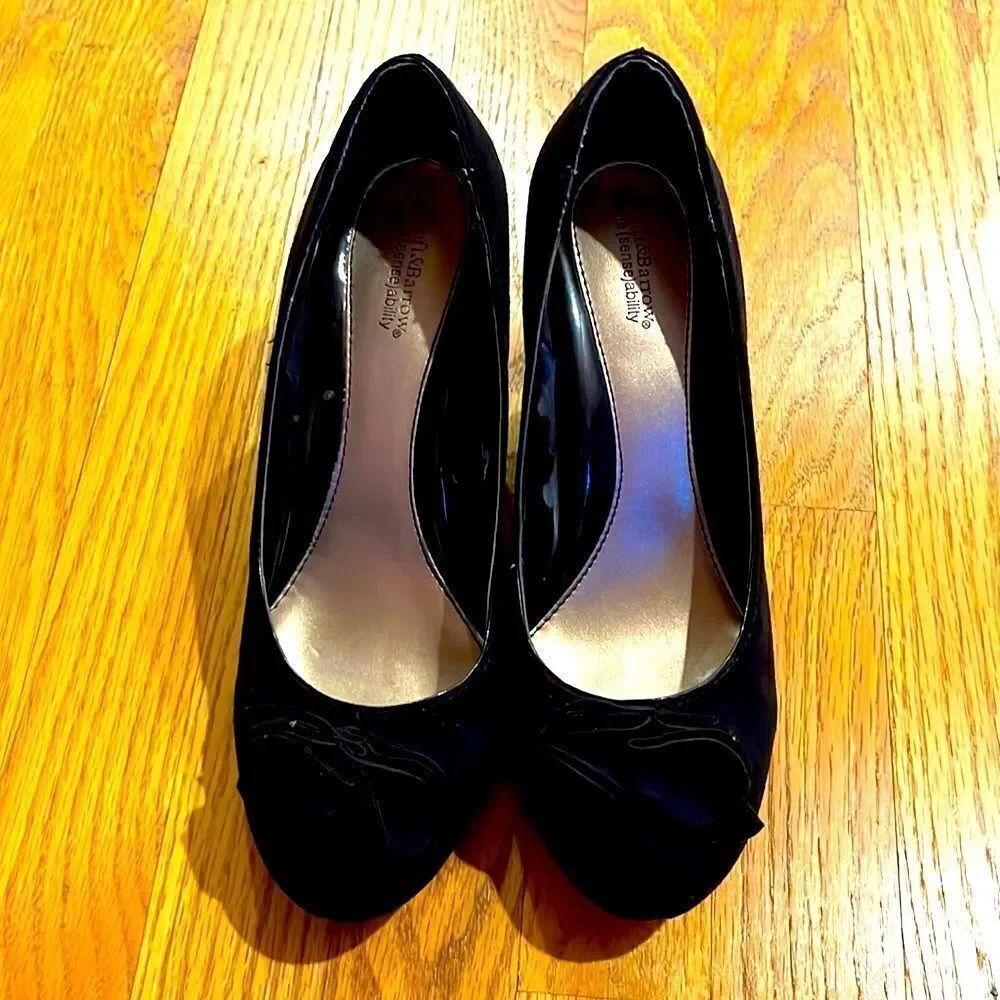 Croft & Barrow Sole(sense)ability w/ Faux Suede & Flower Embellish Heel-Size 9